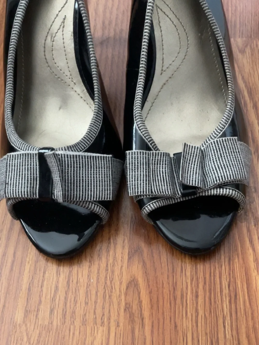 Tahari Slingback patent leather heels